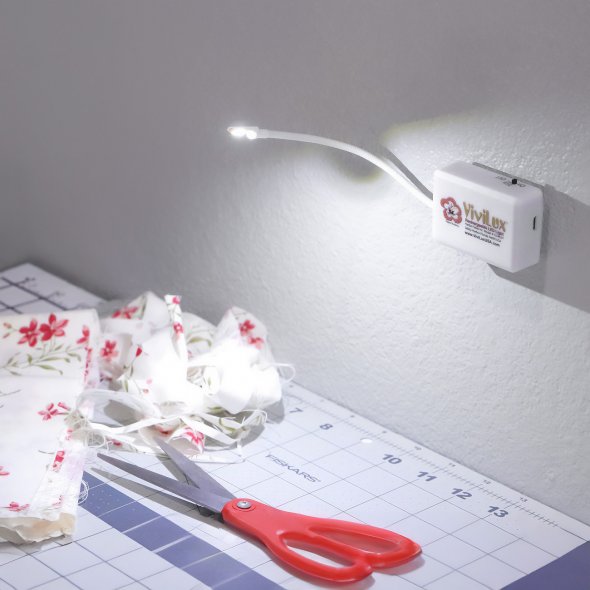 Vivilux LED Licht mit Klammer (extra hell) zum Nähen und Basteln