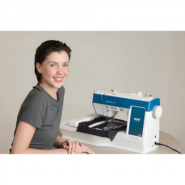 Pfaff® Creative Expect™ 350 - Näh- und Stickmaschinenkombination