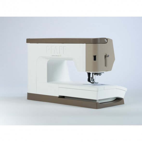 Pfaff creative elevate™ 680 Näh- und Stickmaschine