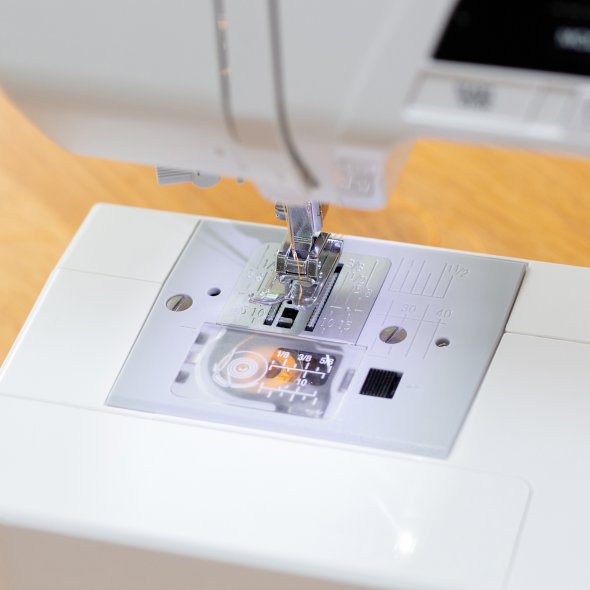 Elna eXperience 450 Computer Nähmaschine