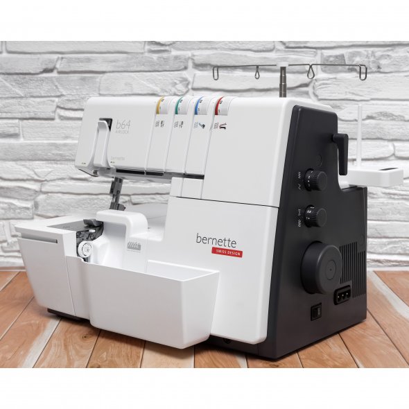 Bernette 64 Airlock 4 Faden Overlock mit Lufteinfädelung