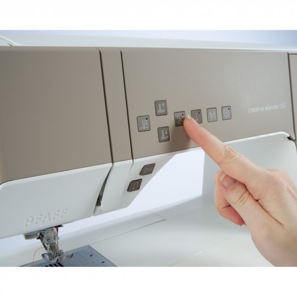 Pfaff creative elevate™ 680 Näh- und Stickmaschine