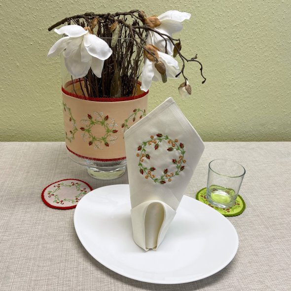 Windesign Stickmuster USB Oster-Blumen-Kranz (8 Stickmuster)