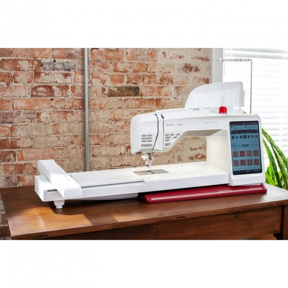 Husqvarna Viking Designer Ruby90 inkl. Stickmodul Gebrauchtmodell