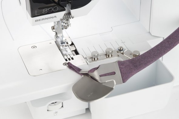 Bernina Nr. C21 Doppelfalten-Bandeinfasser 10 / 36 mm für L 890 Overlock