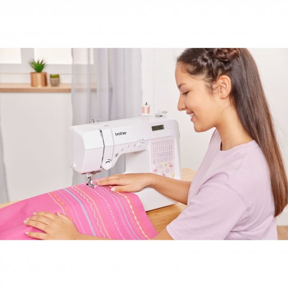 Brother KD 40S "Little Angel" Computer Nähmaschine (3 Design-Panels)