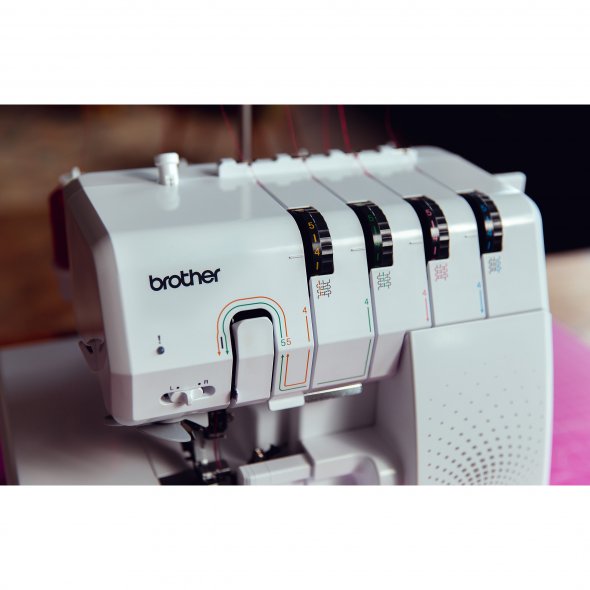 Brother AIRFLOW 3000 mit Lufteinfädelung Versandrückläufer