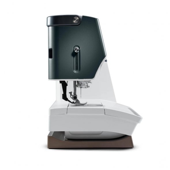 Pfaff Creative Expression 750 mit Stickmodul Näh- und Stickmaschine