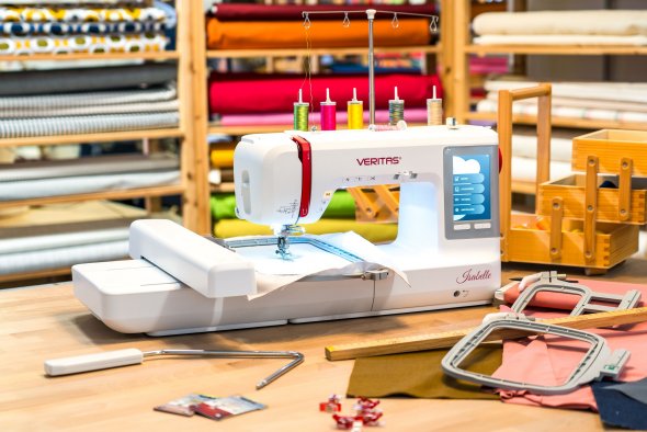 Veritas Isabelle Näh- und Stickmaschine + Bundle