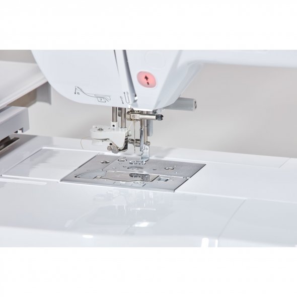 Brother Innov-is 880E Stickmaschine WLAN