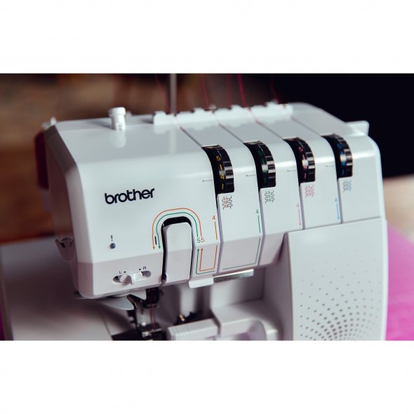 Brother AIRFLOW 3000 - 4 Faden Overlock mit Lufteinfädelung