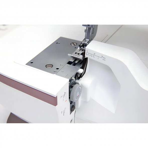 Husqvarna® Viking® AMBER™ Air S500 Coverlock mit Lufteinfädelung