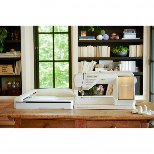 Husqvarna Viking Designer Epic 3 Näh- und Stickmaschine inkl. Stickmodul
