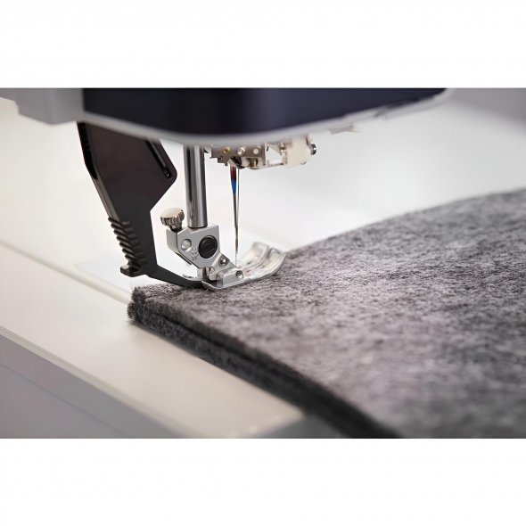 Pfaff® Creative Performance™ 950 - Näh- und Stickmaschinenkombination