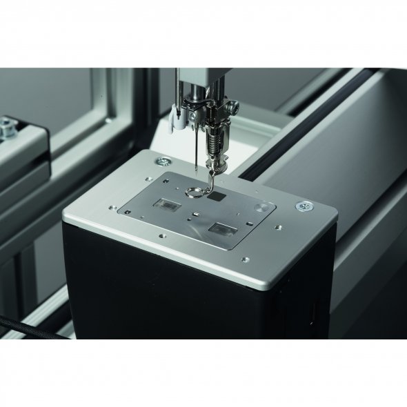 Bernina Q 24 Langarm Quiltmaschine mit Pro Small Quiltrahmen