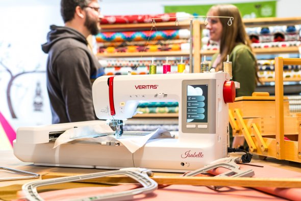 Veritas Isabelle Näh- und Stickmaschine + Bundle